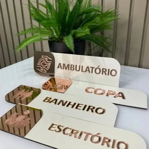 Placas decorativas para escritório em acrilíco espelhado